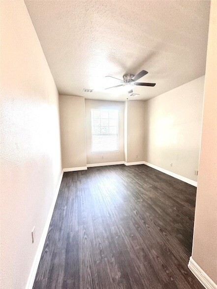 Building Photo - 52 Woodland Hills Dr