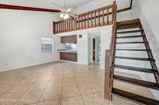 Building Photo - 1723 Stewart Pl