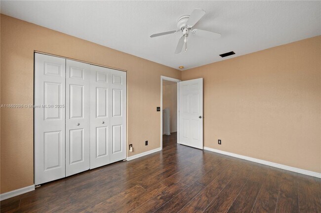 Building Photo - 6714 NW 39th Ln