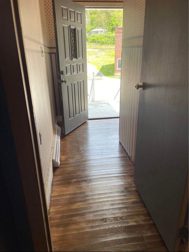 Building Photo - 212 29th St