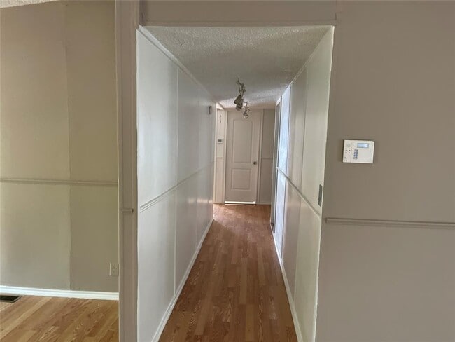 Building Photo - 109 High View Ranch Dr
