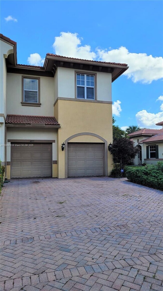 Building Photo - 6033 NW 118th Dr