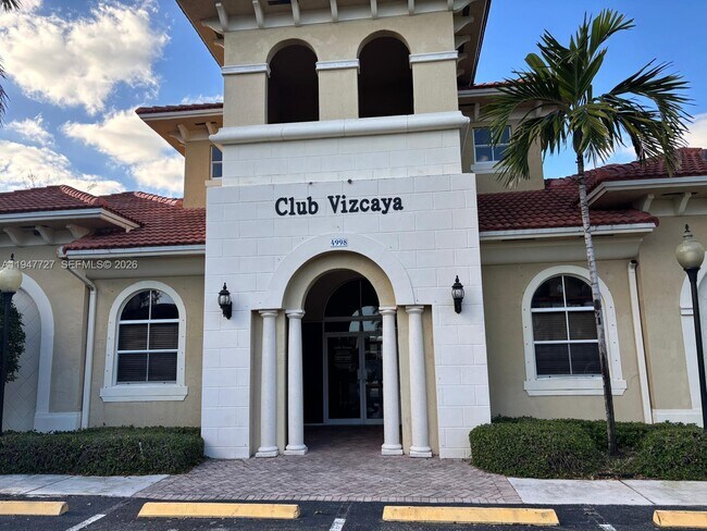 Building Photo - 4911 SW 140th Terrace