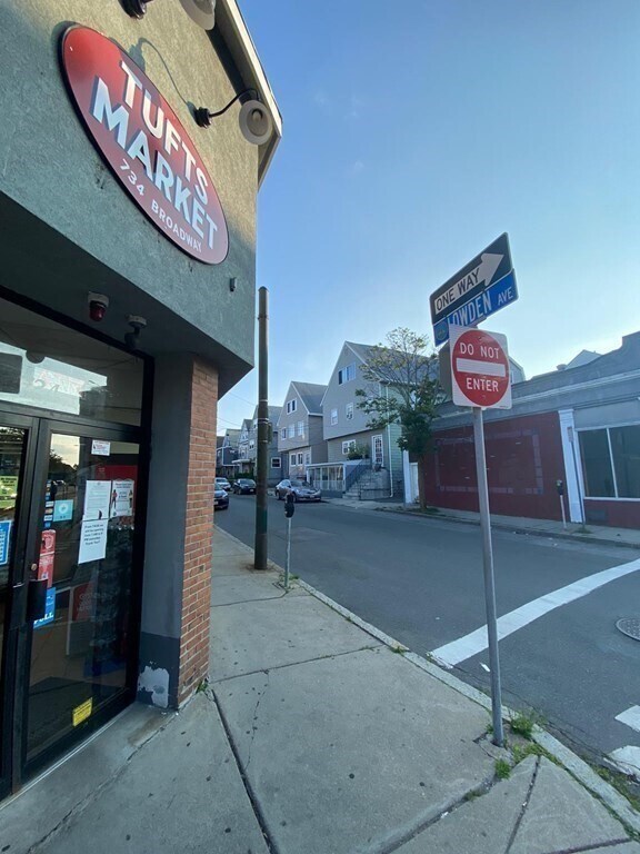 Building Photo - 5 Lowden Ave
