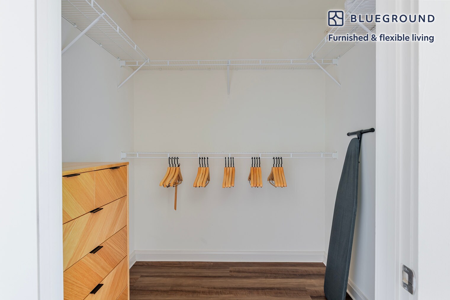 Building Photo - 36 River St