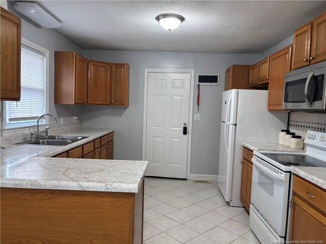 Building Photo - 2153 Redstone Dr