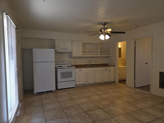 Building Photo - 288 N Cactus Rd