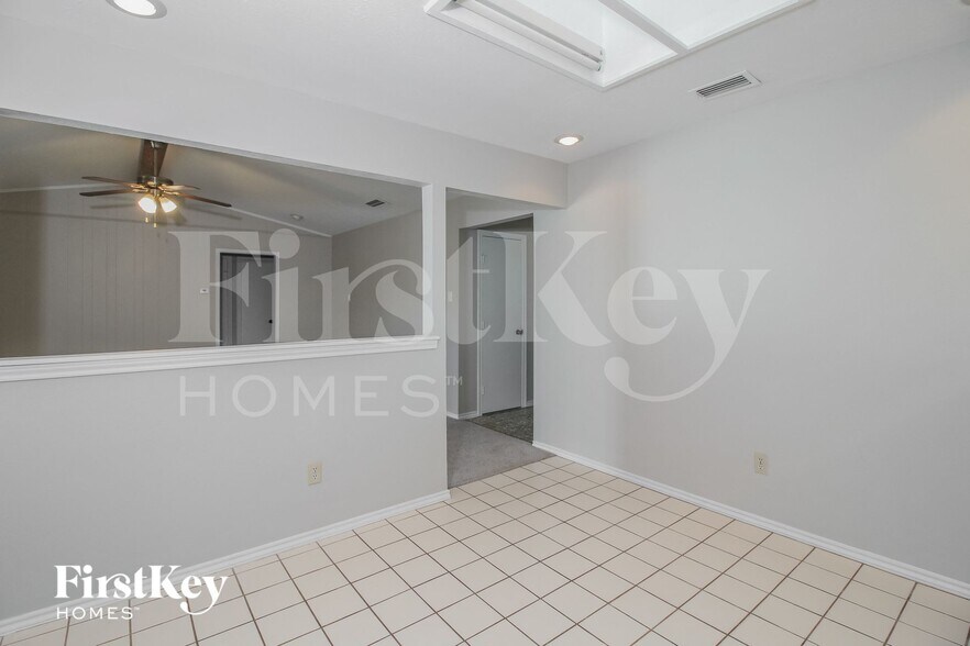 Building Photo - 1113 Wood Creek Cir