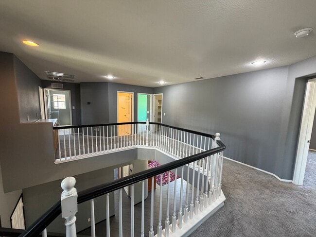 Building Photo - 885 Alsace Dr