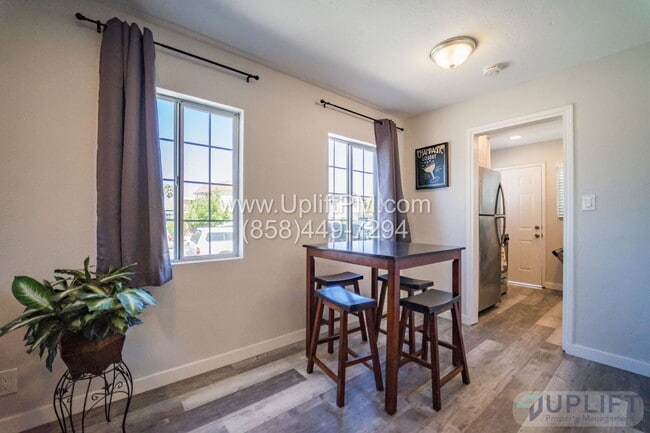 Building Photo - 4237 Swift Ave