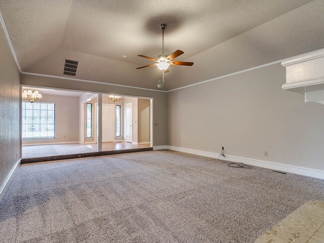 Building Photo - Large Corner Lot - 4 Bed/2.5 Bath + Study - 1 mile from PC North High School