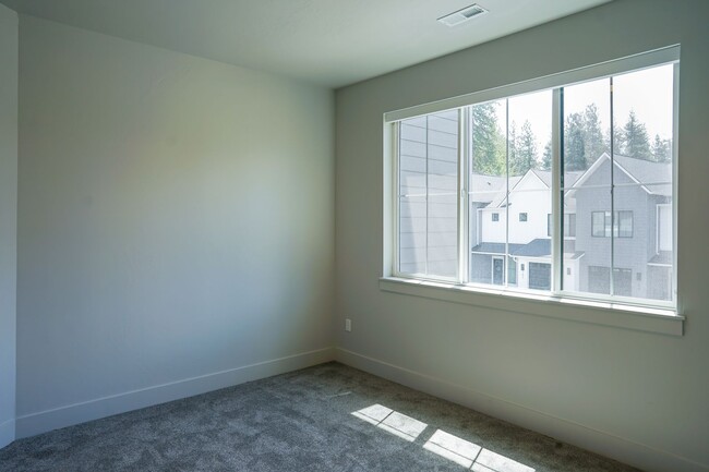 Building Photo - 2148