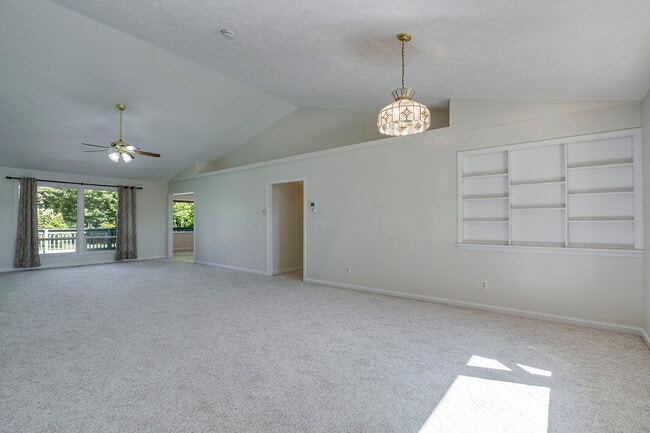 Building Photo - 201 Seminole Cir