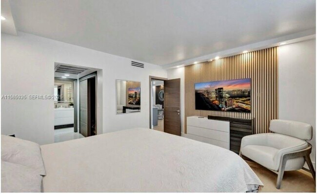 Building Photo - 4001S S Ocean Dr