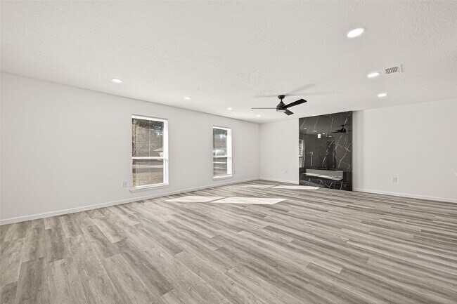 Building Photo - 11434 Loyola Dr