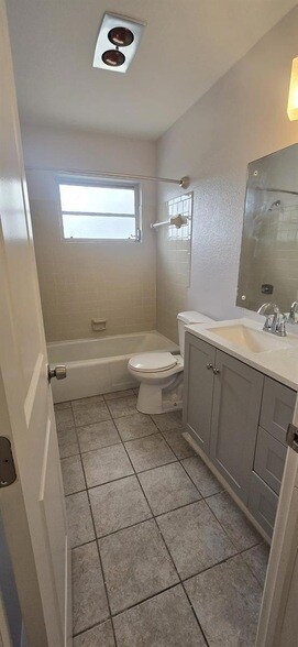 Building Photo - 1785 Elinor Pl