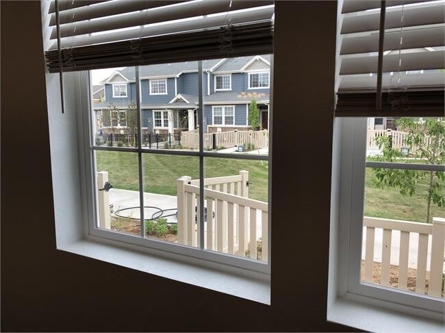Building Photo - Modern Three Bedroom Townhome Available For Rent in Creekside