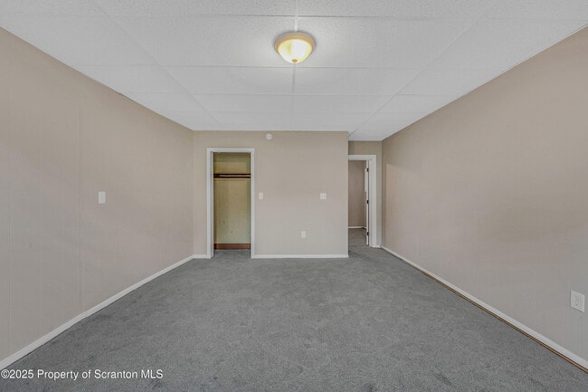 Building Photo - 817 Monroe Ave