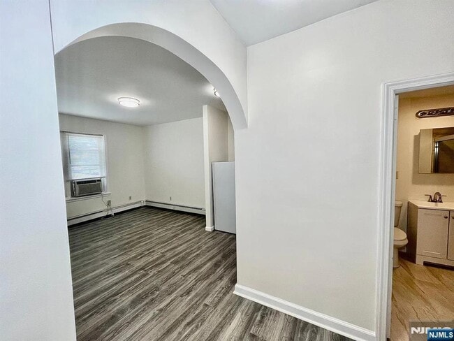 Building Photo - 382-386-386 Highland Ave