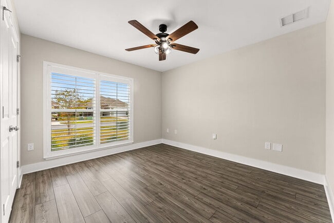 Building Photo - 227 Morning Crk Wy