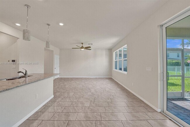 Building Photo - 4764 Eucalyptus Dr