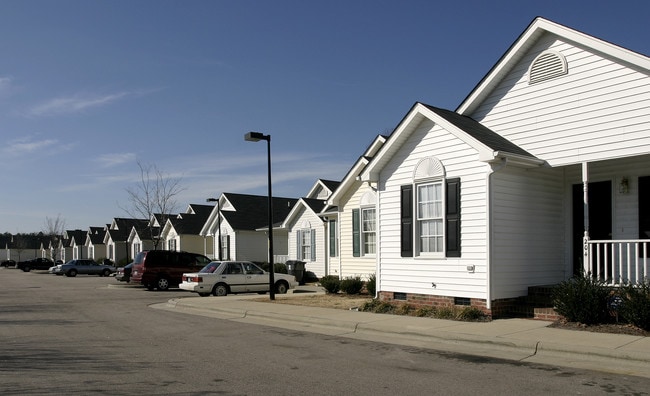 Building Photo - Charleston Commons