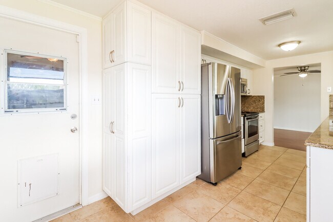 Building Photo - 5535 Baroque Dr