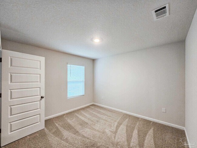 Building Photo - 5249 Peach Dr
