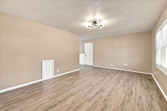 Building Photo - 3743 Breen Dr