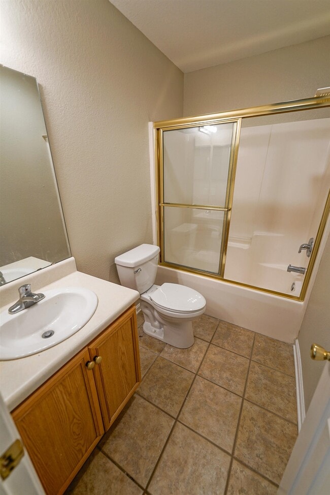 Building Photo - 2738 W Tharpe St