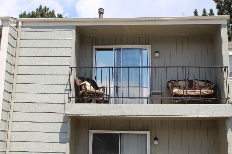 Balcony - 2390 E Fremont Ave