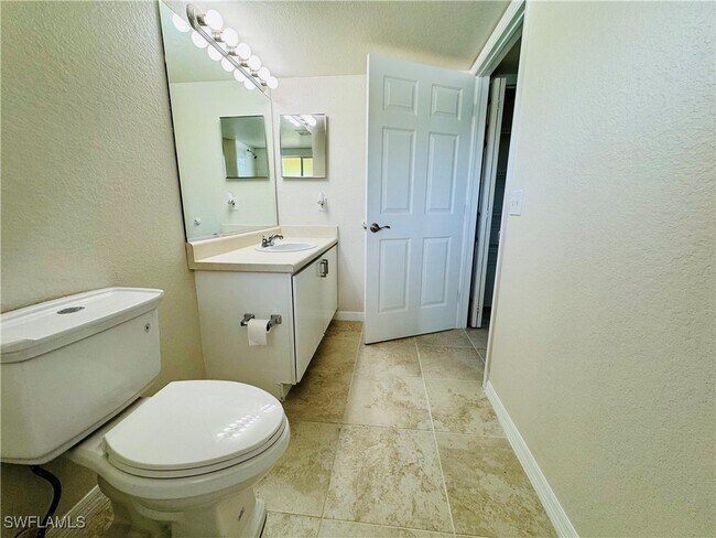 Building Photo - 8304 Key Royal Cir