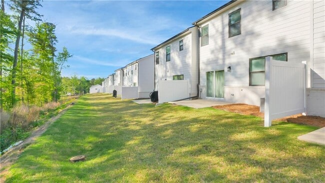 Building Photo - 2030 Underwood Dr