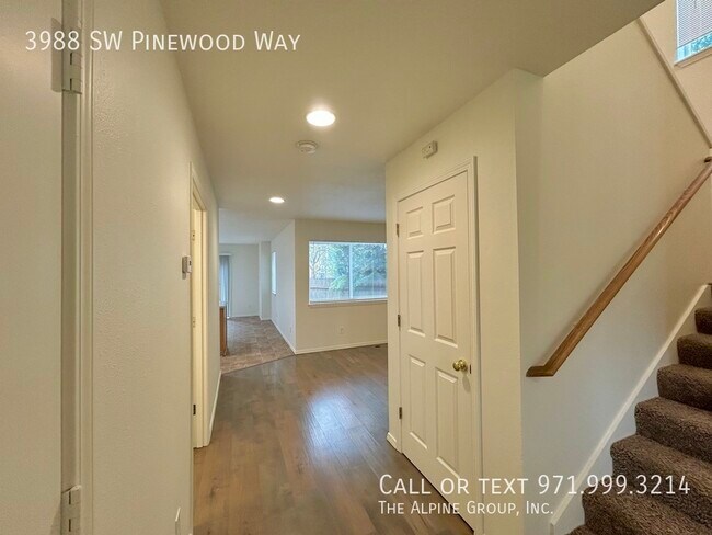 Building Photo - 3988 SW Pinewood Way