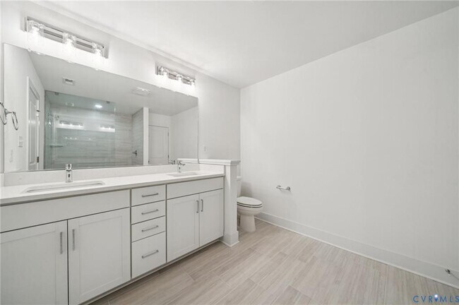 Building Photo - 15369 Sunray Aly