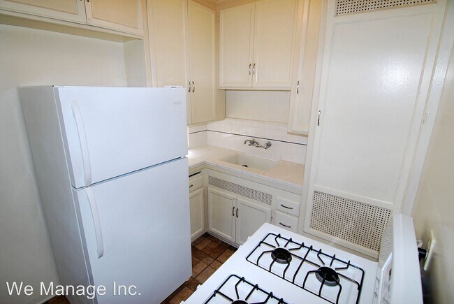 Building Photo - 1218 E 1st St