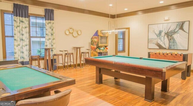 Building Photo - 100 Pinhurst Dr