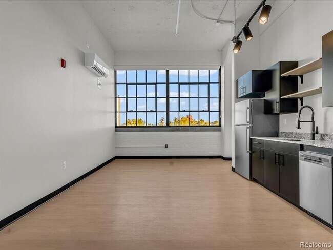 Building Photo - 411 Piquette Ave