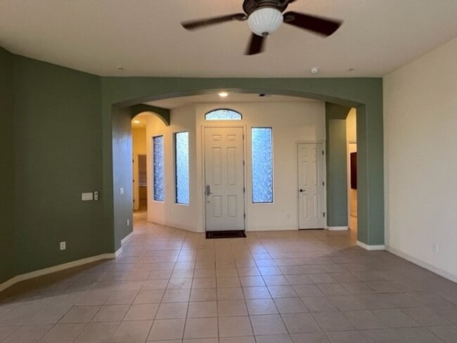 Building Photo - 3 Bed 2 Bath Golf Gated Community Pet Friendly,Boat Garage. Bullhead Parkway