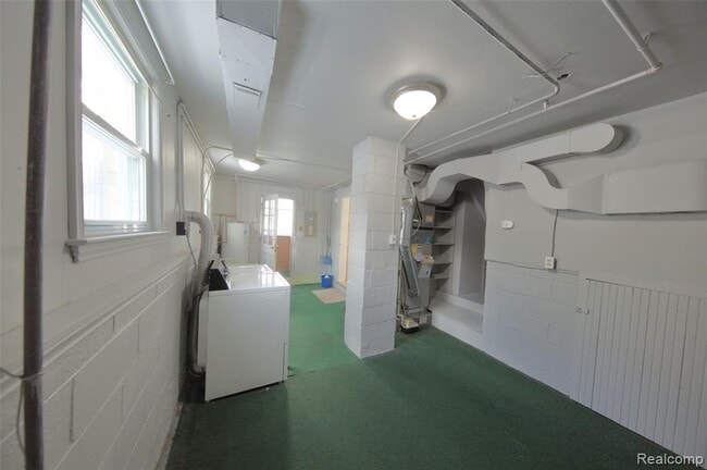 Building Photo - 9249 Whitall Ln