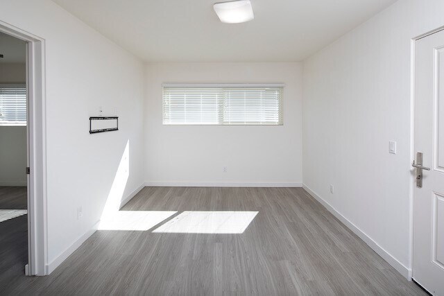 Building Photo - Modern Ocean Beach 1 Bed/1 Bath Apartment ...