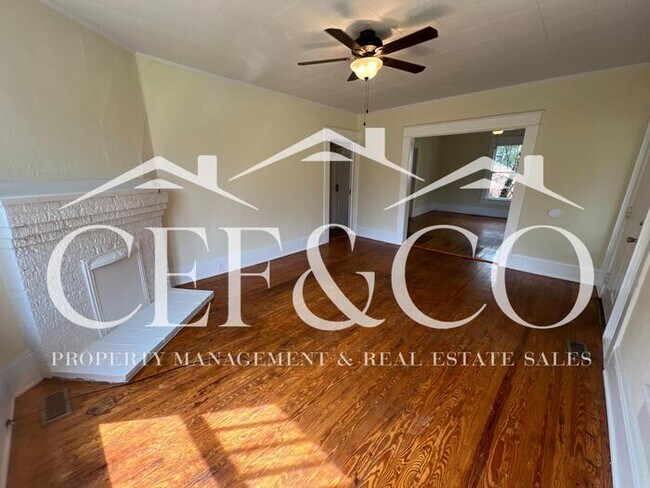 Building Photo - 2446 Wallace Ave