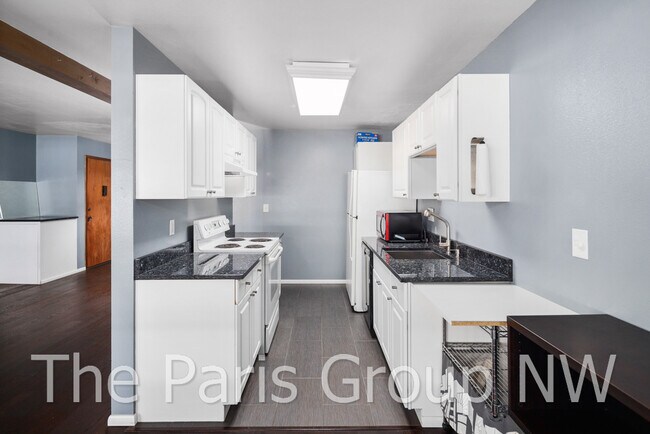 Building Photo - 942 100th Ave NE