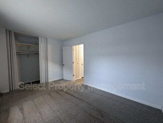 Building Photo - 5138 Woodmark Dr