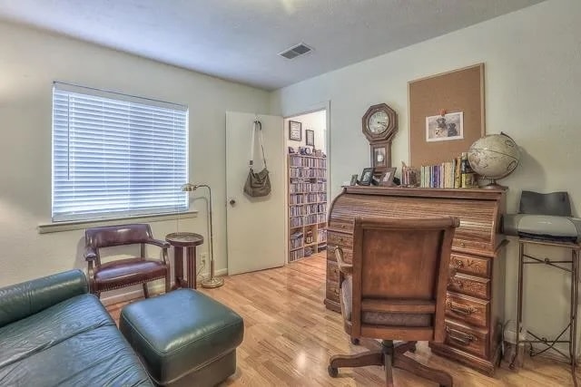 second bedroom - 810 Bellevue Rd