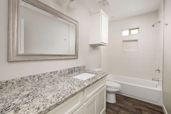 Building Photo - "Spacious 3-Bed Oasis with Granite Elegance in Weslaco!"