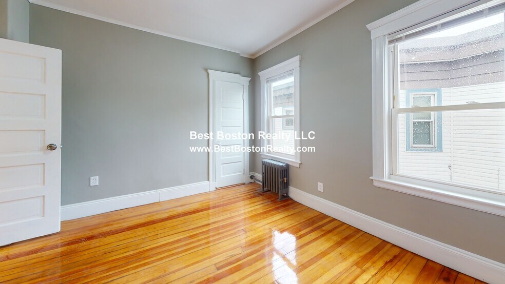 Building Photo - 3943 Washington St