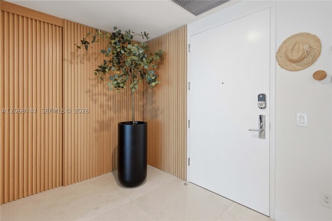 Building Photo - 360 Ocean Dr