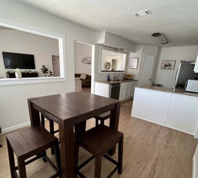 Building Photo - 11405 Morning Glory Trail