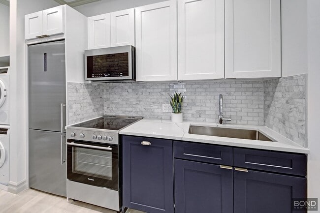 Building Photo - 250 W 91st St